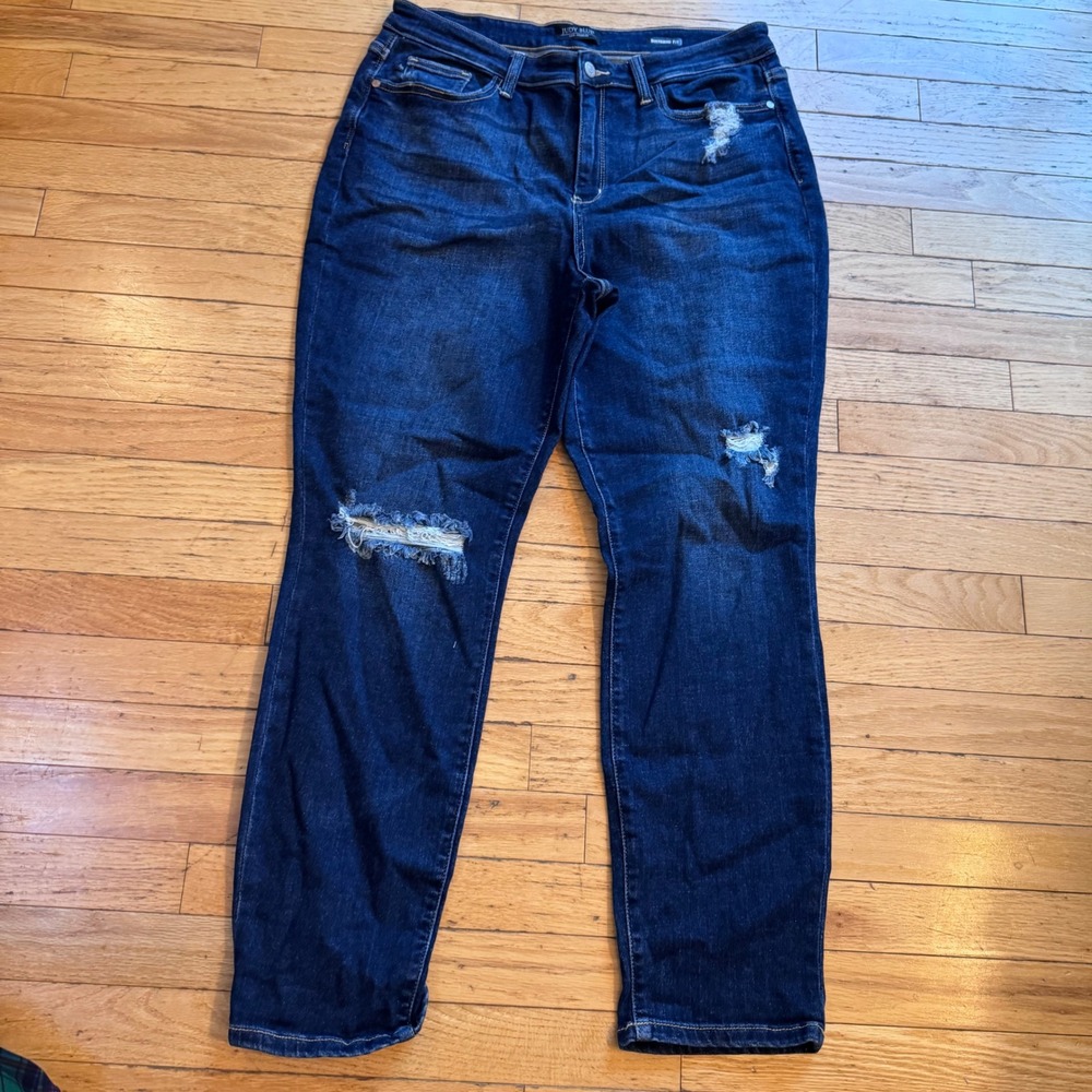 Judy Blue Boyfriend Fit Distressed Dark Wash Jeans Size 15/32